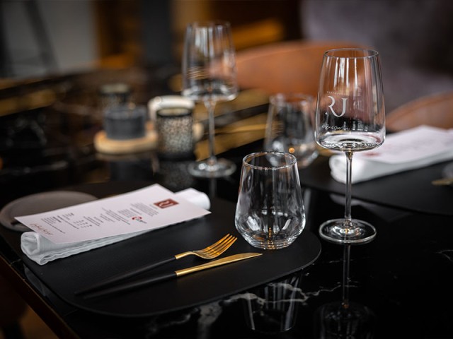 tafel3-restaurantrj-texel.jpg
